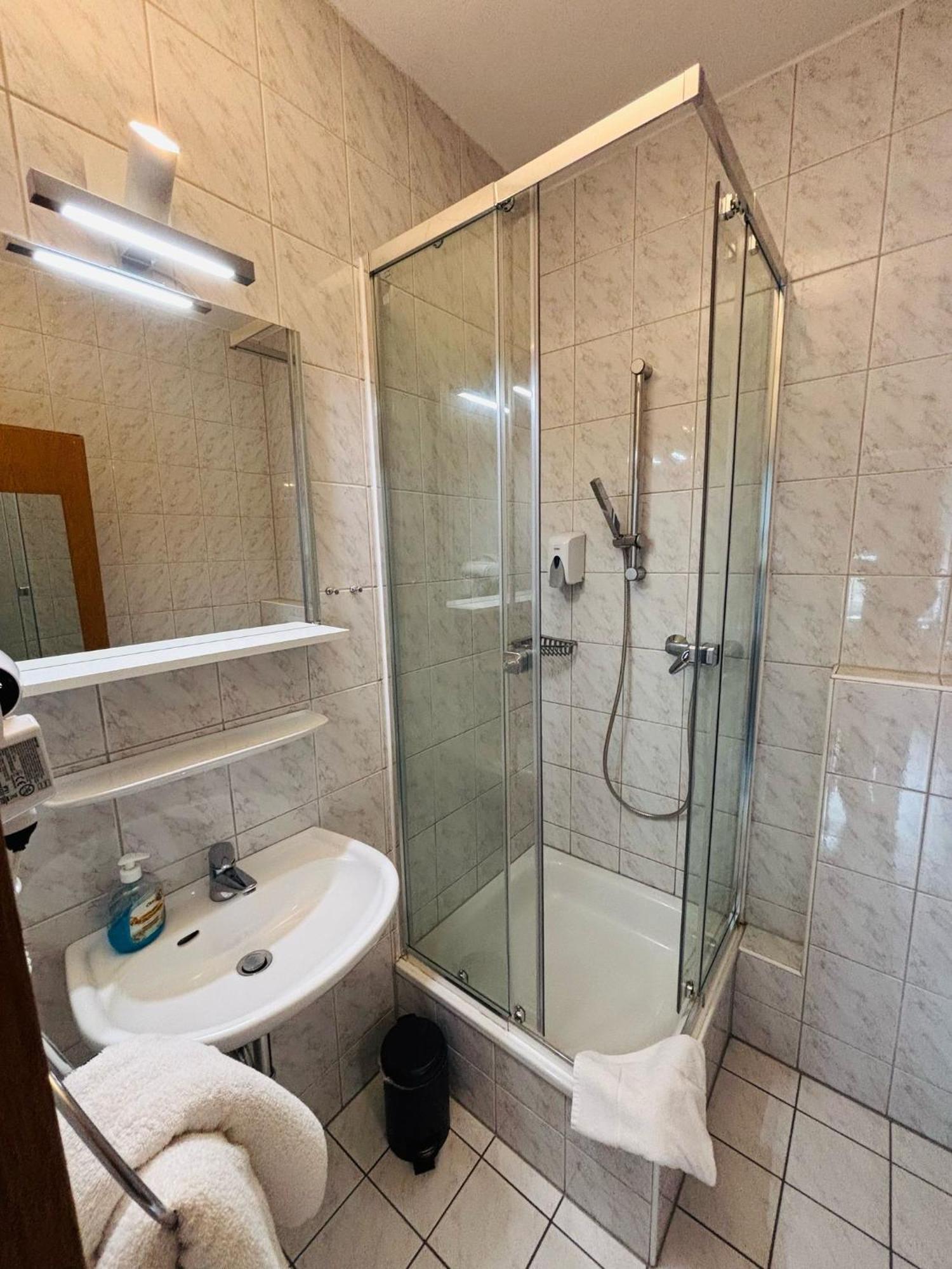 Hotel Bff Airport Messe Schlaf - Duesseldorf 외부 사진